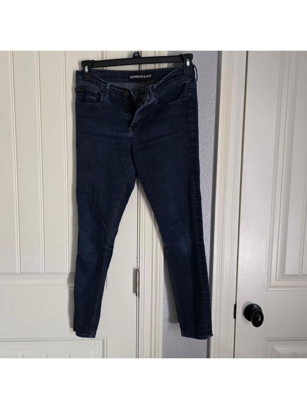 Express Women's Blue and Navy Jeans